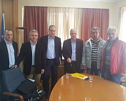 Συνάντηση του Υπουργού Αγροτικής Ανάπτυξης Βαγγέλη Αποστόλου με αγρότες και κτηνοτρόφους της Πέλλας με πρωτοβουλία του βουλευτή ΣΥΡΙΖΑ Γιάννη Σηφάκη